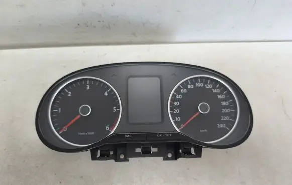 Volkswagen Polo V 6R Speedometer (instrument cluster) 6R0920861B