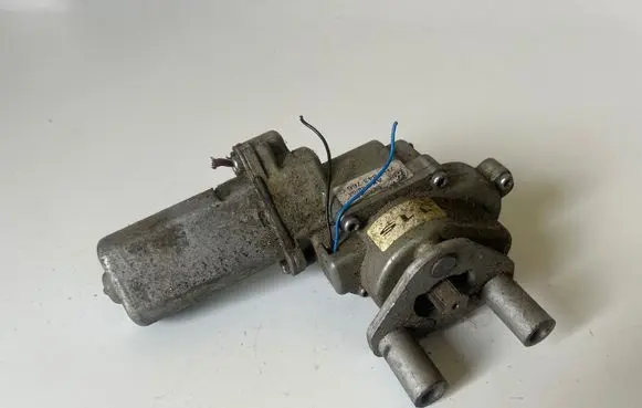 Volkswagen Transporter - Caravelle T5 Sliding door latching motor 7H0843766C