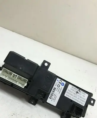 Jeep Cherokee Electric window control switch 5HB6DX9AD
