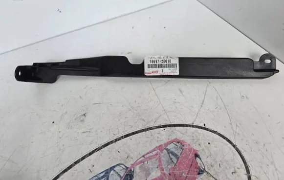 Toyota RAV 4 (XA40) Radiator mount bracket 1669726010 7F27P