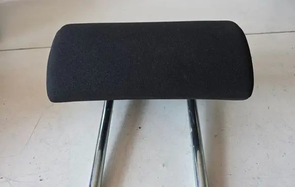 Toyota Avensis T270 Rear seat headrest 