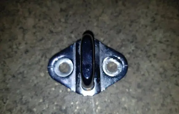 BMW 3 E46 Rear door lock loop/hook striker 8196035