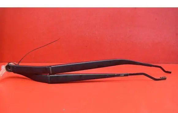 Renault Latitude (L70) Front wiper blade arm