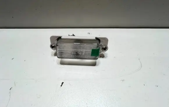 Mitsubishi Outlander Number plate light MB623967