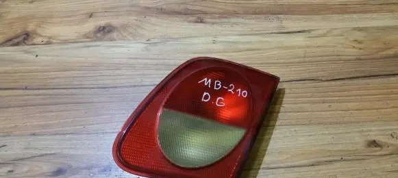 Mercedes-Benz E W210 Tailgate rear/tail lights a2108201264 197504k6