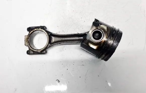 Volkswagen PASSAT B5.5 Piston with connecting rod
