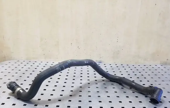 Ford Kuga II Engine coolant pipe/hose 8V6118C553BC