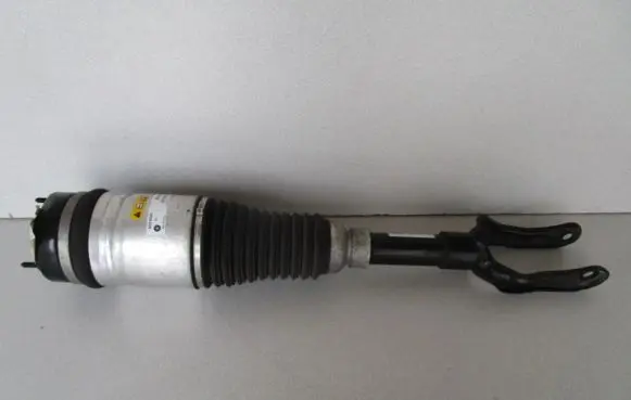 Jeep Grand Cherokee Front air suspension shock absorber 68231889AA