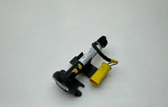 BMW 5 G30 G31 G38 Bonnet Pedestrian Airbag Actuator 0589P1000095