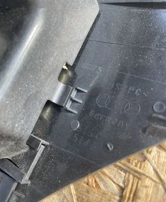 Steering wheel column trim