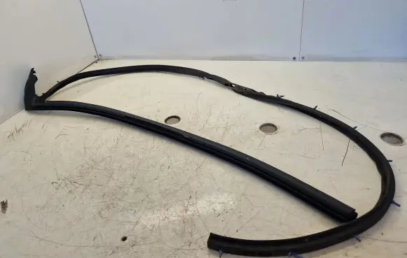 Porsche 911 991 Rubber seal front coupe door 99102547700