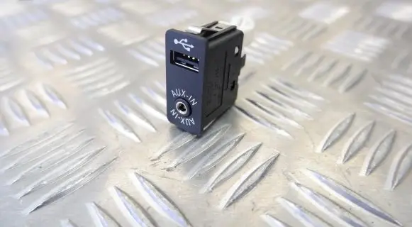 BMW 5 F10 F11 AUX in-socket connector 9237653