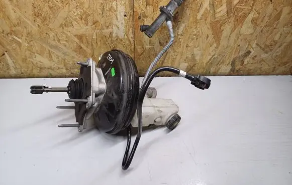 Renault Clio IV Brake booster 472104788R
