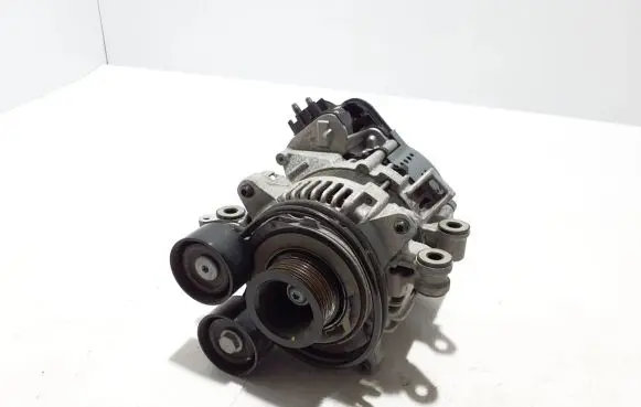 Volvo XC60 Generator/alternator 32383087