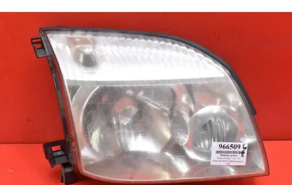 Nissan X-Trail T30 Headlight/headlamp 1682