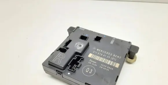 Mercedes-Benz E W211 Door control unit/module 2118704126