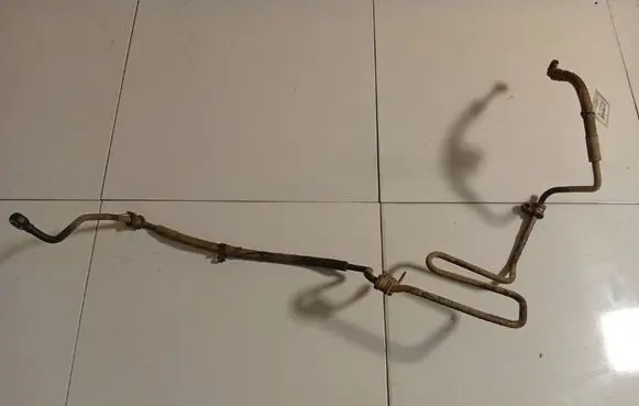 Volkswagen Golf IV Power steering hose/pipe/line 