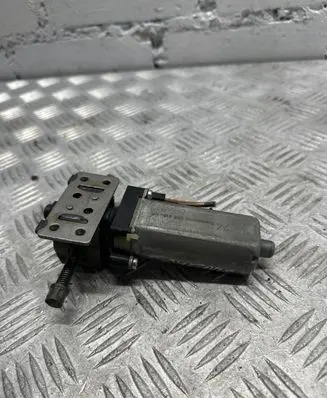Porsche Cayenne (92A) Seat adjustment motor 0390203221