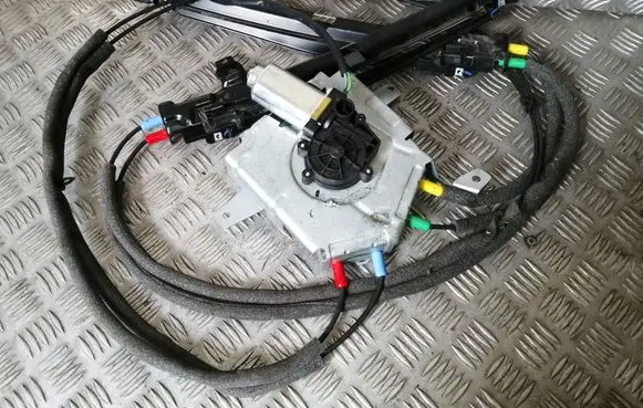 BMW 5 F10 F11 Curtain motor 9904006816