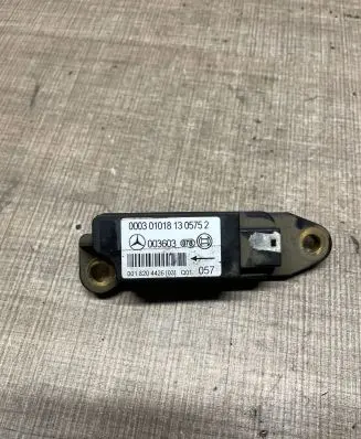 Mercedes-Benz Sprinter W906 Airbag deployment crash/impact sensor 0018204426 003603 0003000181305752