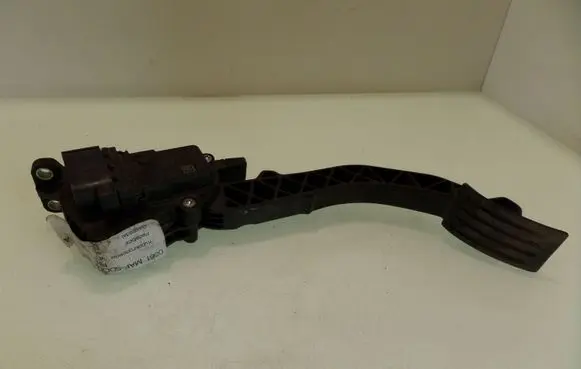 Ford Focus C-MAX Accelerator throttle pedal 3M519F836BF 6PV00864112