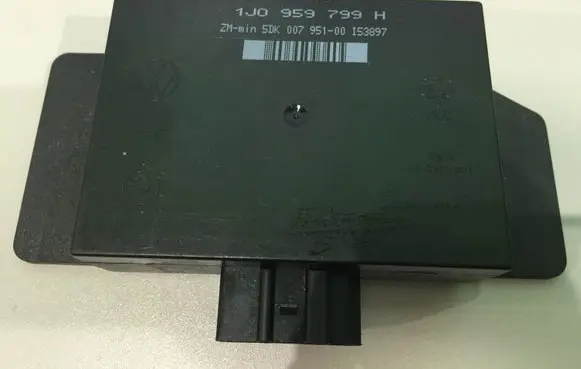 Volkswagen PASSAT B5 Comfort/convenience module 1J0959799H 5DK00795100