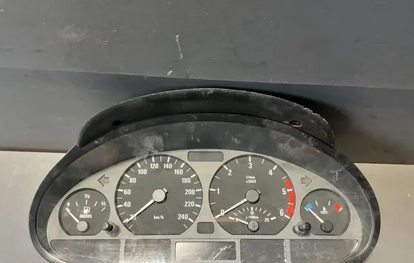 BMW 3 E46 Speedometer (instrument cluster) 6906890