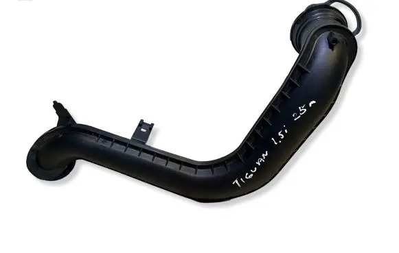 Volkswagen Tiguan Intake resonator 05E145674S 05E145673S