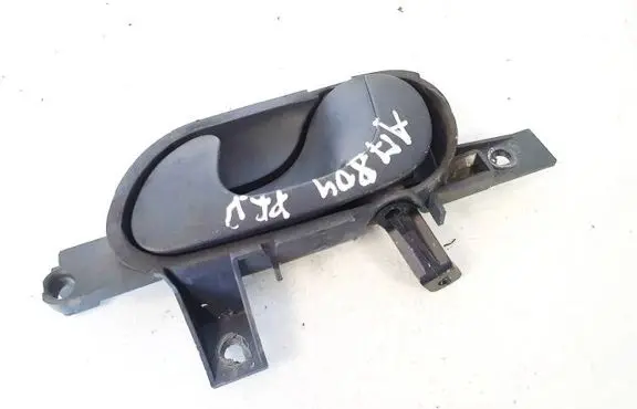 Peugeot 806 Front door interior handle 1470970077