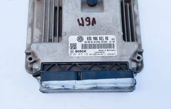 Volkswagen Touran I Engine control unit/module 03G906021ND 03G906021AB 0281015172