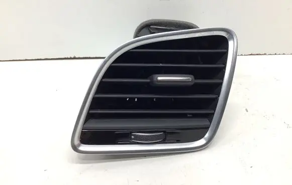 Audi Q3 8U Dashboard side air vent grill/cover trim 8U1820901E 8U1820901