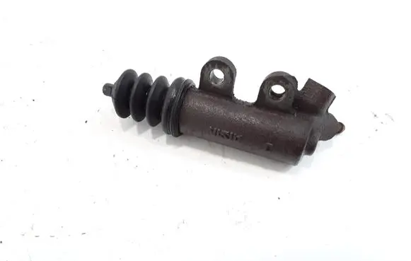 Toyota Avensis T250 Clutch slave cylinder 