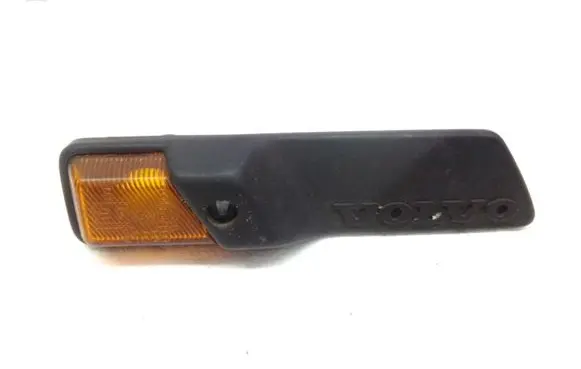 Volvo 440 Front fender indicator light 464404 IT34900