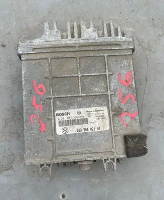 Volkswagen PASSAT B7 Engine control unit/module 028906021AT