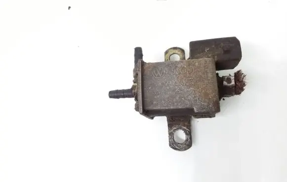 Volkswagen PASSAT B5 Vacuum valve 028906283F 72189500