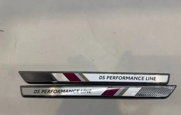DS Automobiles 3 Crossback Other front door trim element G9828132080