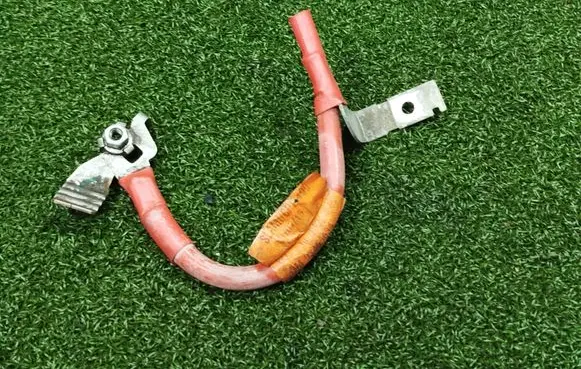 Renault Trafic III (X82) Positive cable (battery) 93455634