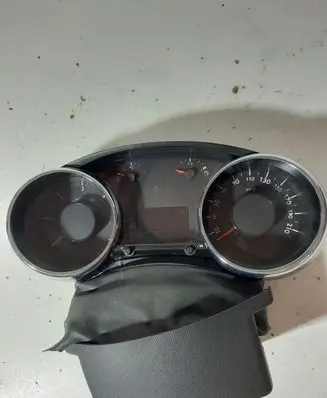 Peugeot 5008 Speedometer (instrument cluster) 9666174980 69189230U