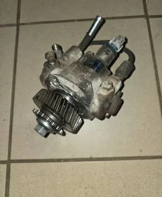 Isuzu D-Max Fuel injection high pressure pump 8981512132 2940001522 01452