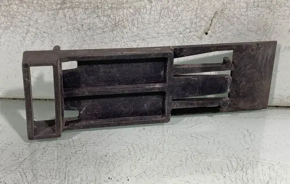Radiator mount bracket