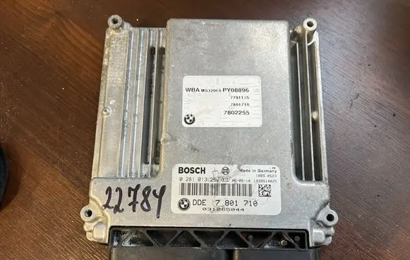 BMW 3 E90 E91 Engine control unit/module 7801710 0281013252