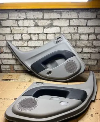 Mitsubishi L200 Rear door card panel trim