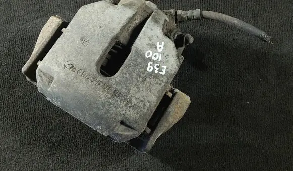 BMW 5 E39 Front brake caliper 6022296