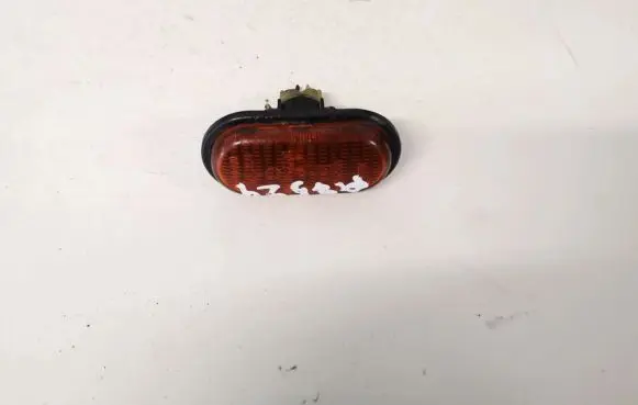 Renault Scenic I Front fender indicator light 7700847333