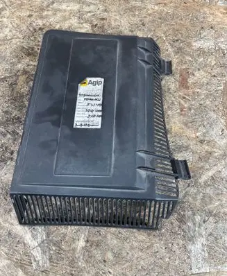 BMW 5 E39 Air filter box cover 8379627 64318379627