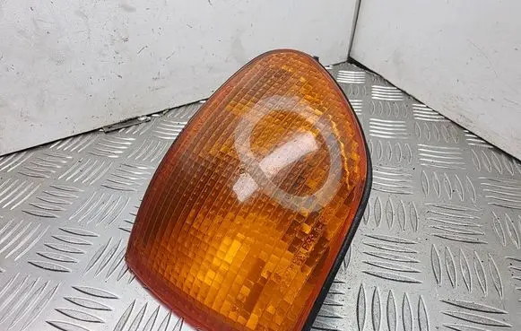 BMW 7 E38 Front indicator light 8352136 63138352136