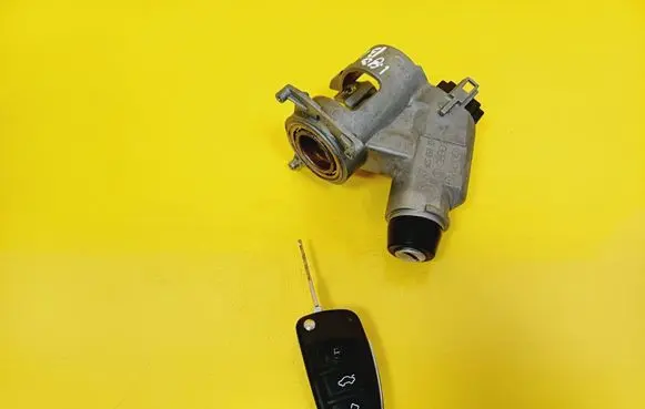 Volkswagen PASSAT B4 Ignition lock 357905851D