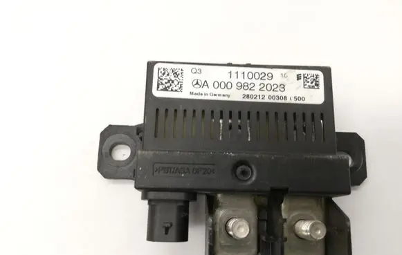 Mercedes-Benz C W204 Other relay A0009822023