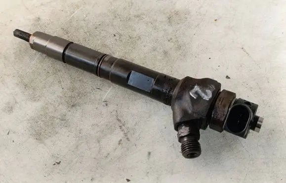 Fuel injector