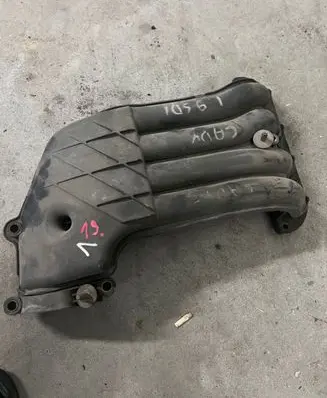 Volkswagen Golf IV Intake manifold 038129713H 038129712